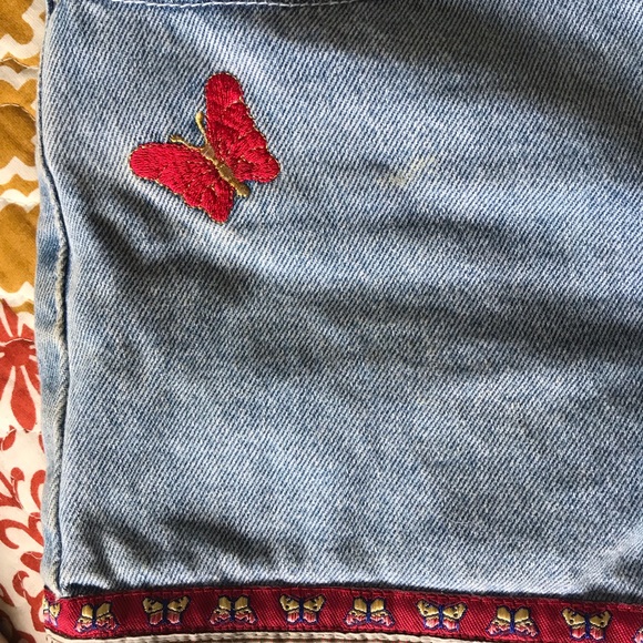 Vintage Butterfly Shorts - Picture 3 of 3